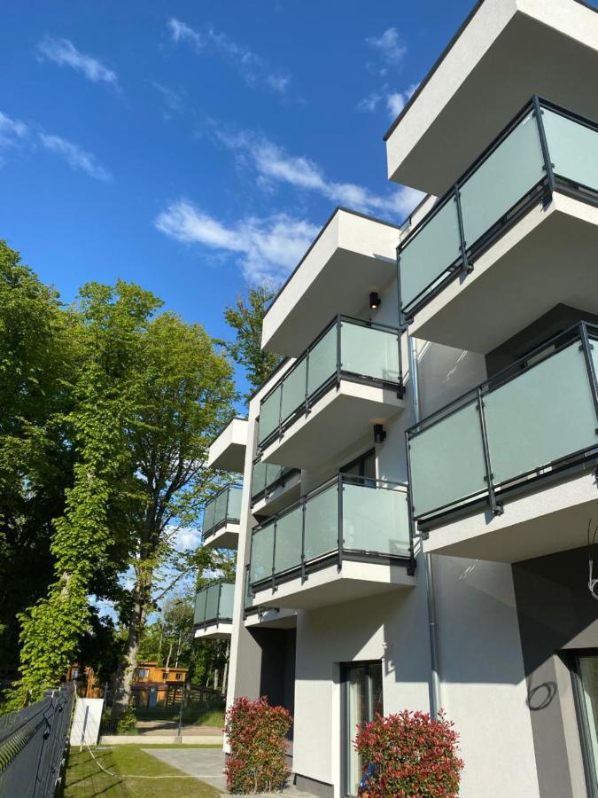 Holiday Siesta Pensjonat, Domki Rewal Exteriör bild